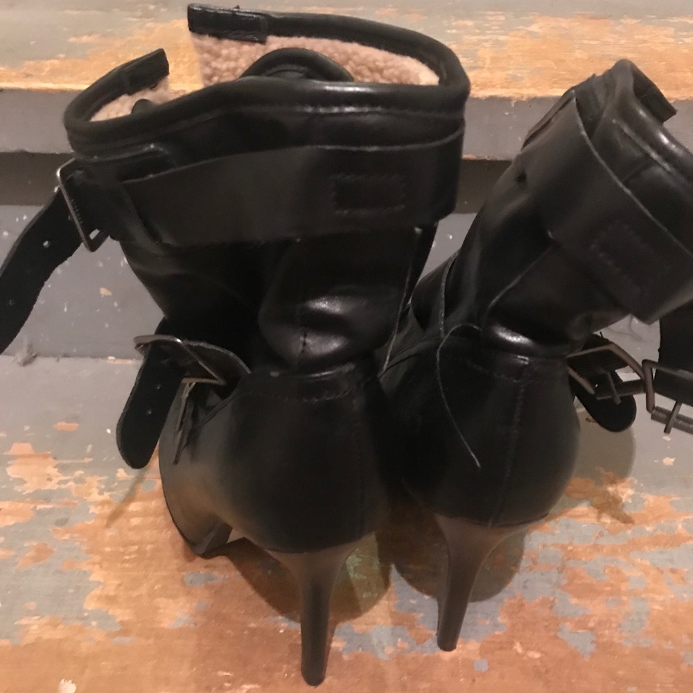 Boots - Picture 2 of 4